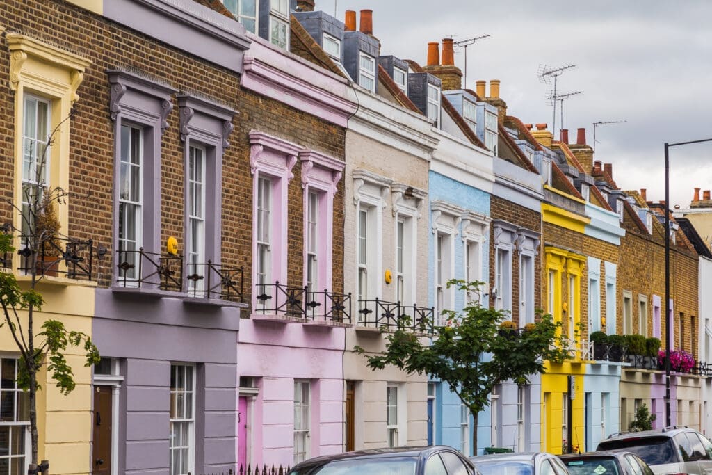 Can Americans get a mortgage in England